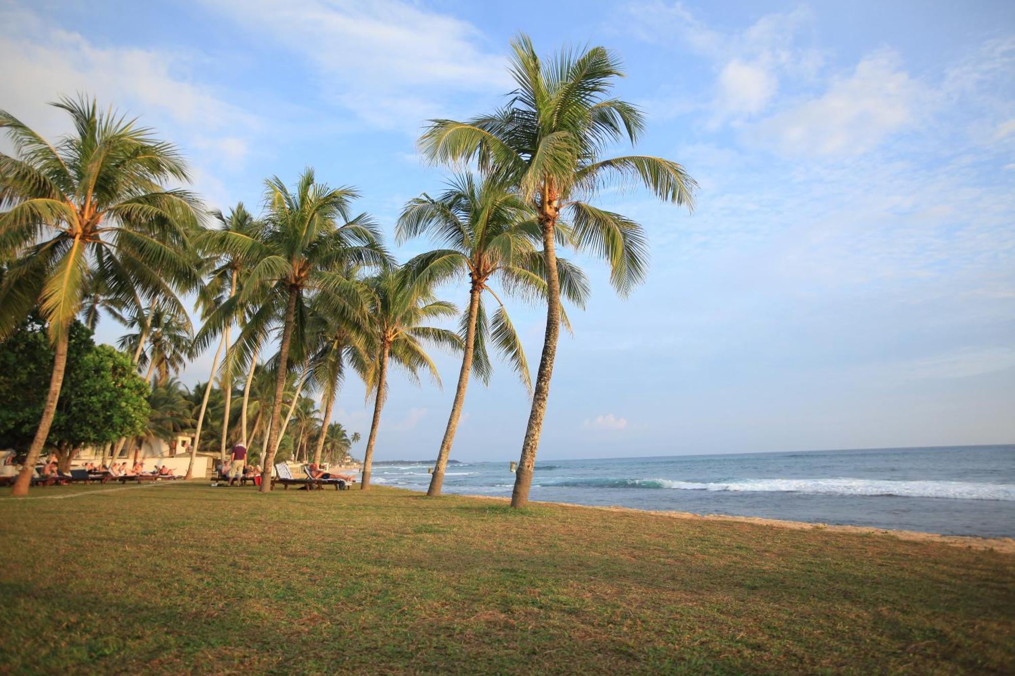 Citrus Hikkaduwa Hotel Exterior photo